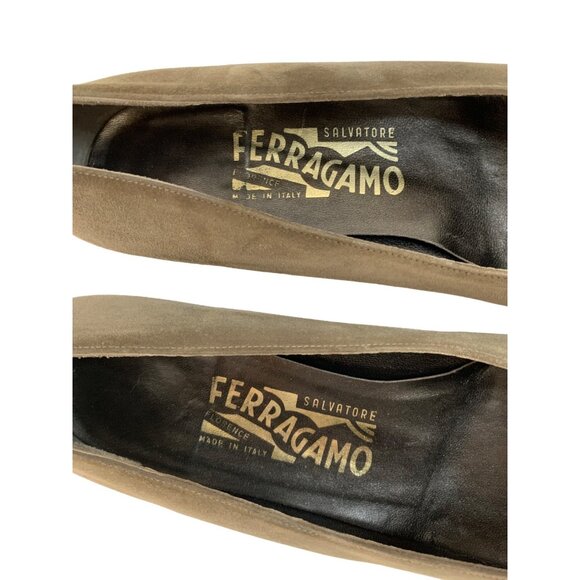 Ferragamo Green Suede Low Chunky Heel Shoes Size 7.5B  Italy 7439 Career EUC - Picture 4 of 10